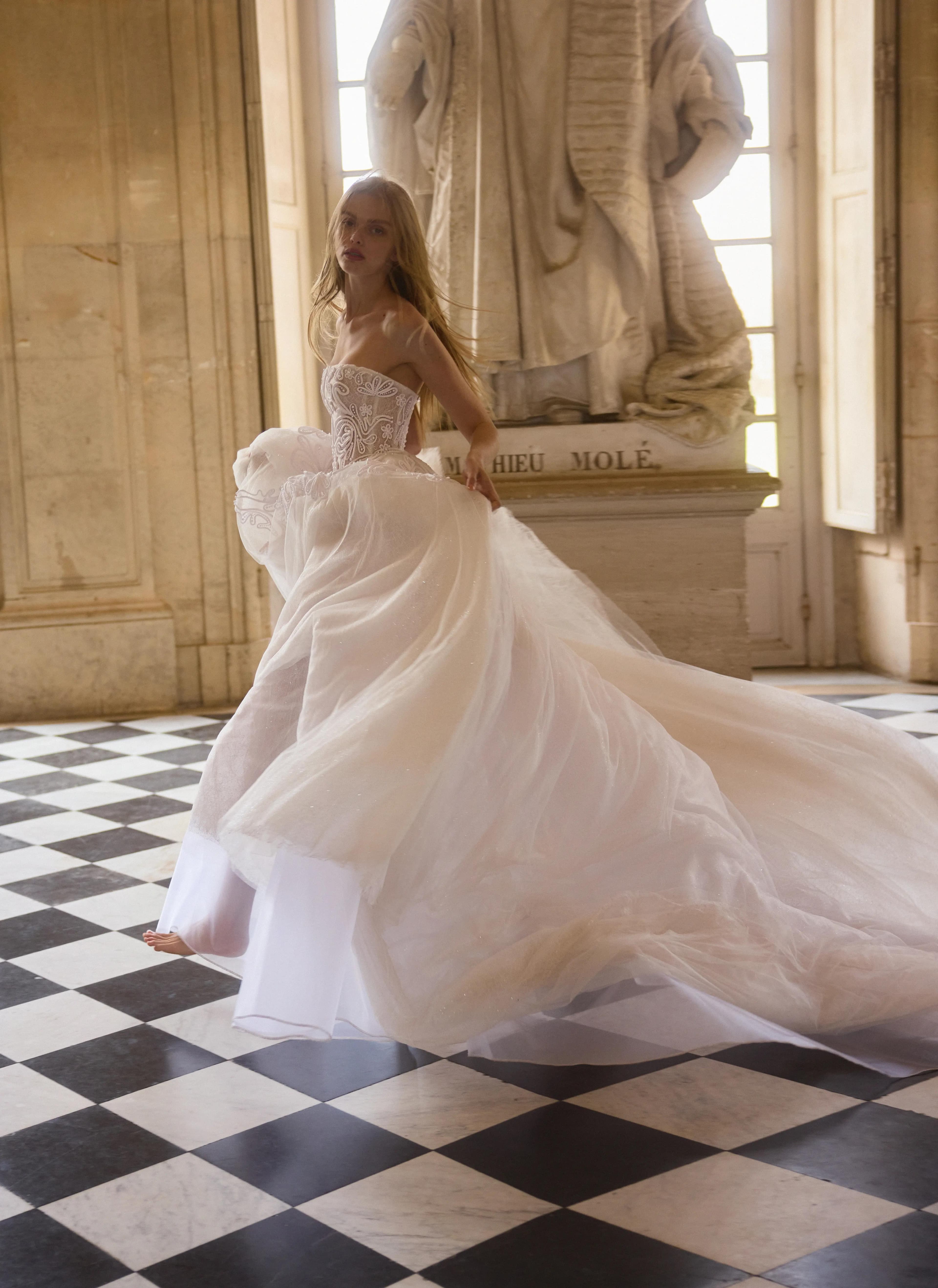 JOY — bridal gown by Netta BenShabu, Épure de Romance, style NB.BR.2703.A