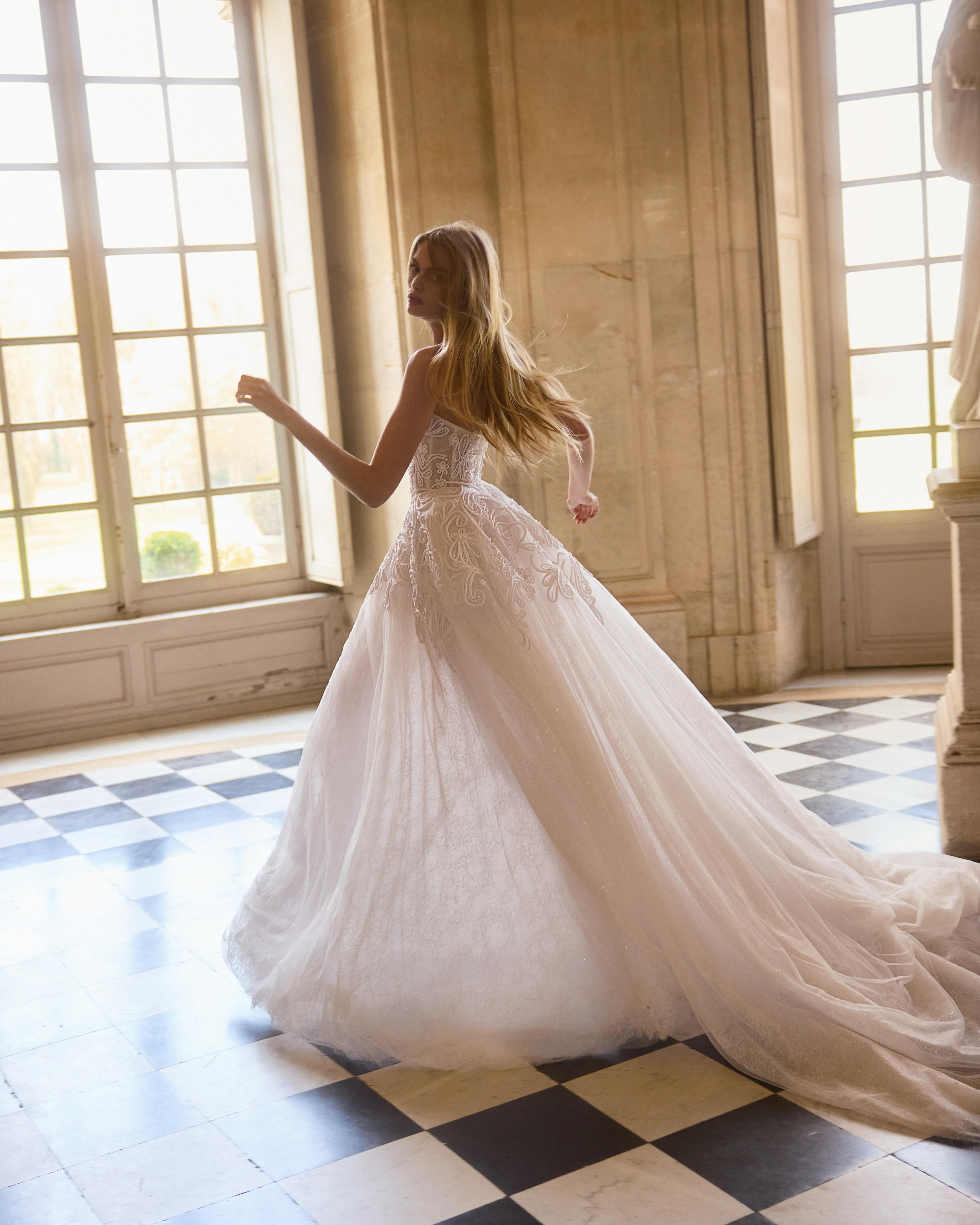 JOY — bridal gown by Netta BenShabu, Épure de Romance, style NB.BR.2703.A